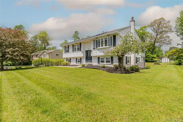 4 Russett LN, Wappingers Falls, NY 12590