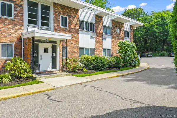 200 Lexington Ave #12E, Oyster Bay, NY 11771
