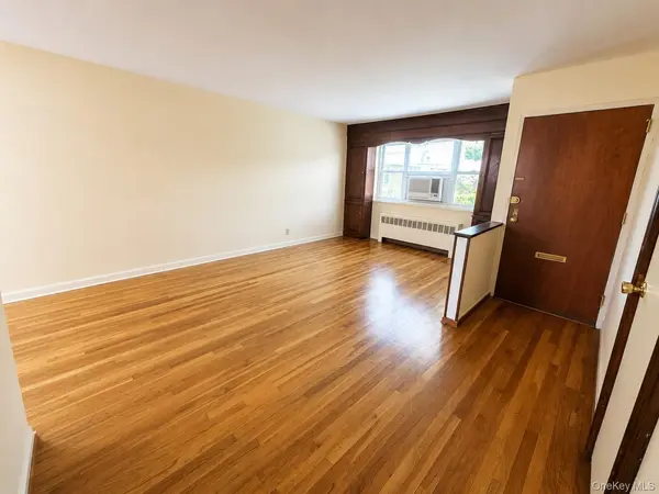 15-14 212 ST #215, Bayside, NY 11360