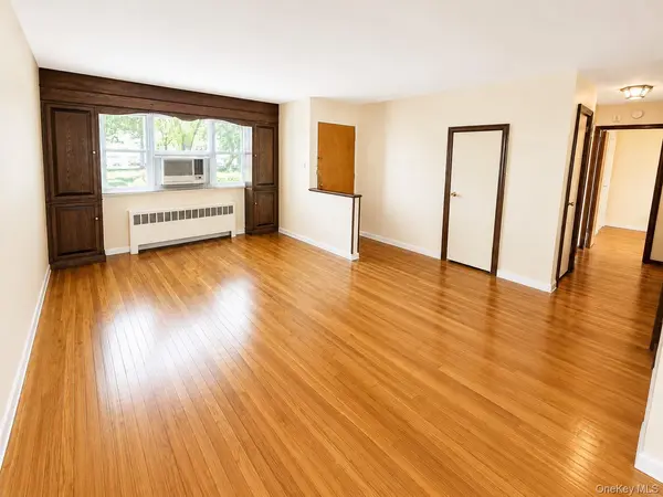 15-14 212 ST #215, Bayside, NY 11360