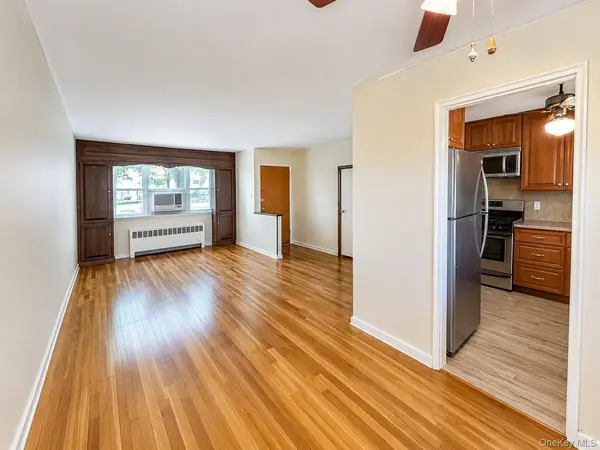 15-14 212 ST #215, Bayside, NY 11360