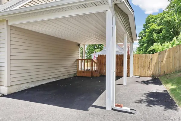1 Havervale LN, Garnerville, NY 10923