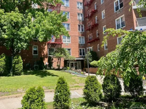 15105 Cross Island Parkway #1D, Whitestone, NY 11357
