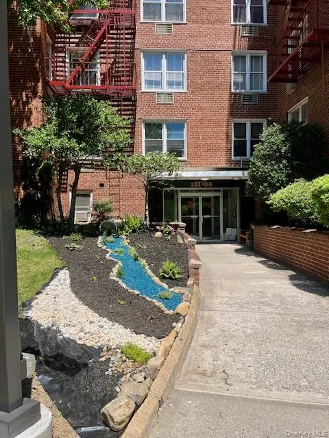 15105 Cross Island Parkway #1D, Whitestone, NY 11357