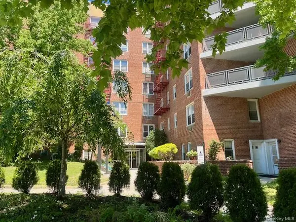 15105 Cross Island Parkway #1D, Whitestone, NY 11357