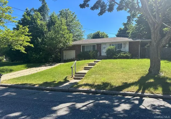 1533 Agate ST, Bay Shore, NY 11706
