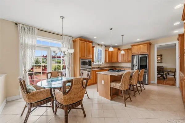 11 Hopeview CT, Newburgh, NY 12550