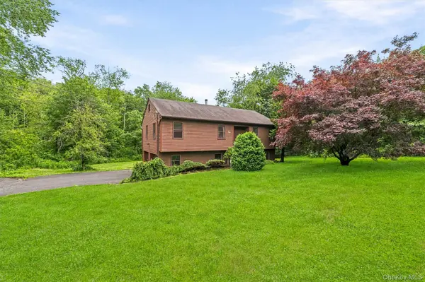1 Sunset DR, Yorktown Heights, NY 10598