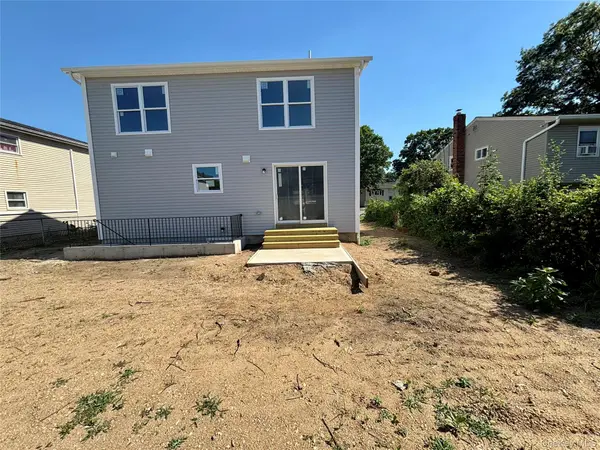 69 Offaly ST, Amityville, NY 11701