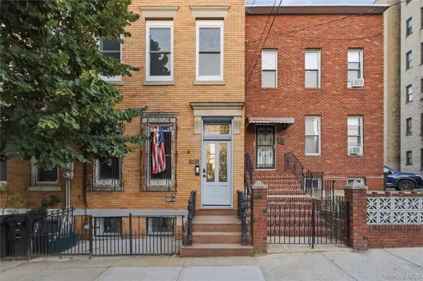 3409 29th ST, Astoria, NY 11106