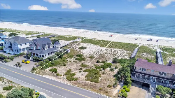 699 Dune RD, Westhampton Dunes, NY 11978