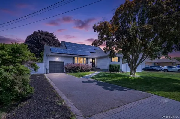 159 Nassau AVE, West Babylon, NY 11704