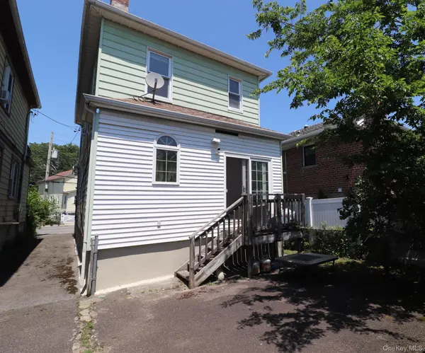 3232 Country Club RD, Bronx, NY 10465