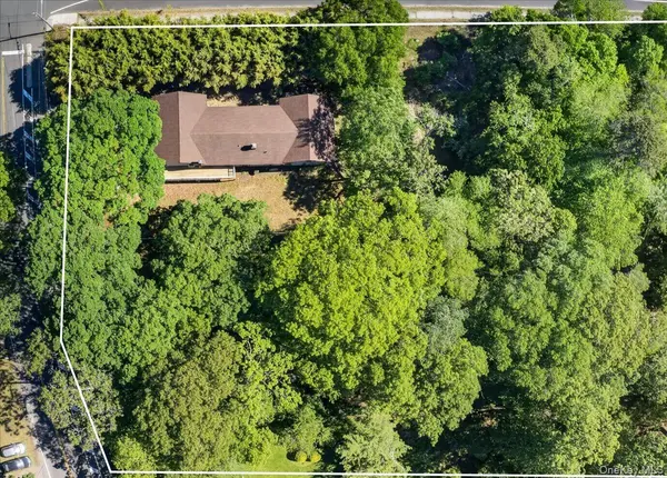 52 Victory AVE, Shirley, NY 11967