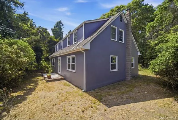 458 N Magee ST, Southampton, NY 11968