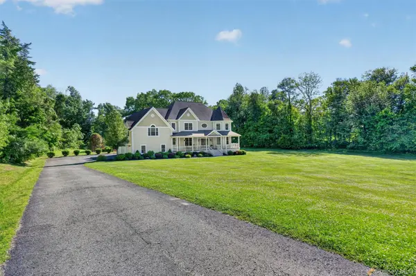 17 Coopers LN, Hopewell Junction, NY 12533
