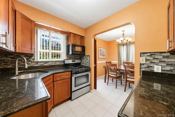13170 221st ST, Laurelton, NY 11413