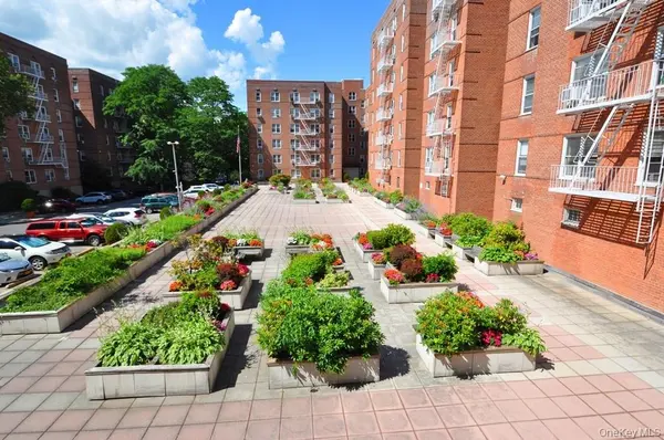 491 Riverdale AVE #6D, Yonkers, NY 10705