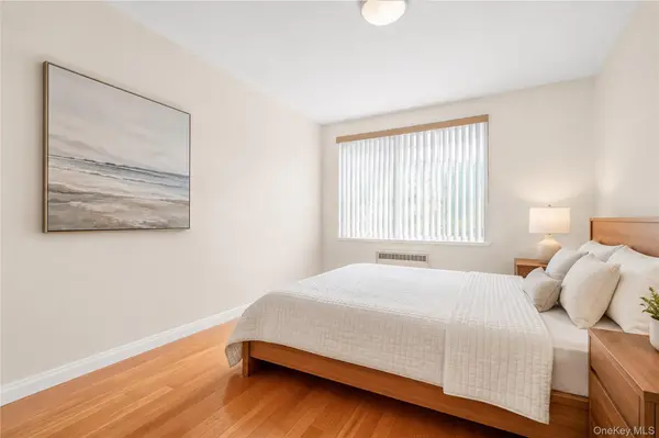 27-10 Parsons BLVD #4B, Flushing, NY 11354