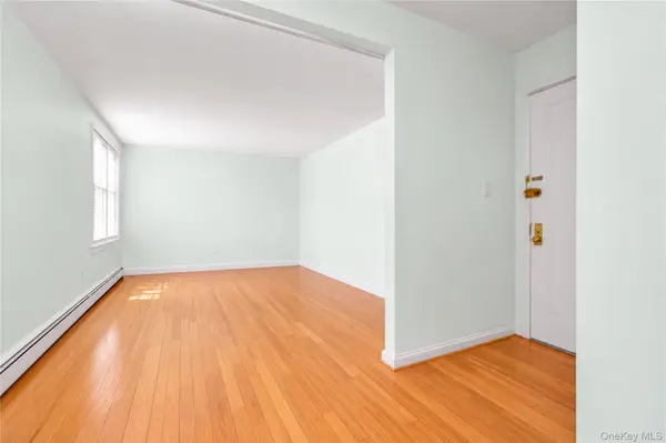 27-10 Parsons BLVD #4B, Flushing, NY 11354