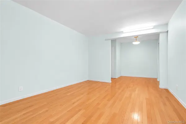 27-10 Parsons BLVD #4B, Flushing, NY 11354