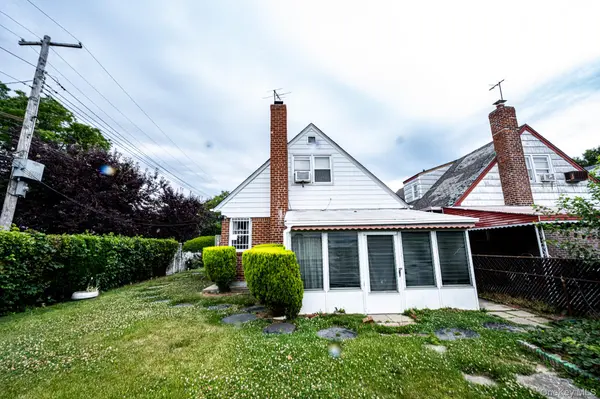 101-05 24th AVE, East Elmhurst, NY 11369