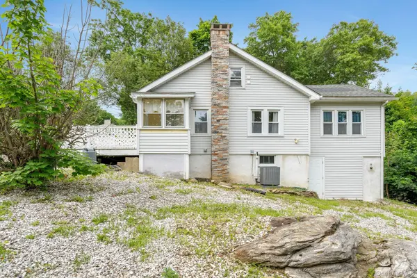 15 Schuyler RD, Carmel, NY 10512
