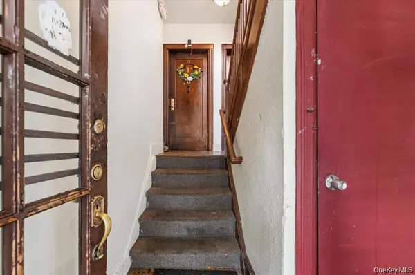 8644 123rd ST, Richmond Hill, NY 11418