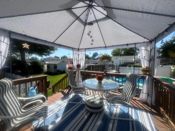 48 W 20th ST, Deer Park, NY 11729
