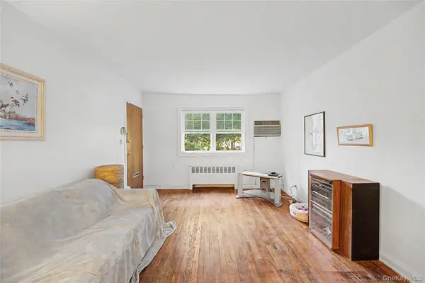226-15 Kingsbury AVE #Unit A, Oakland Gardens, NY 11364