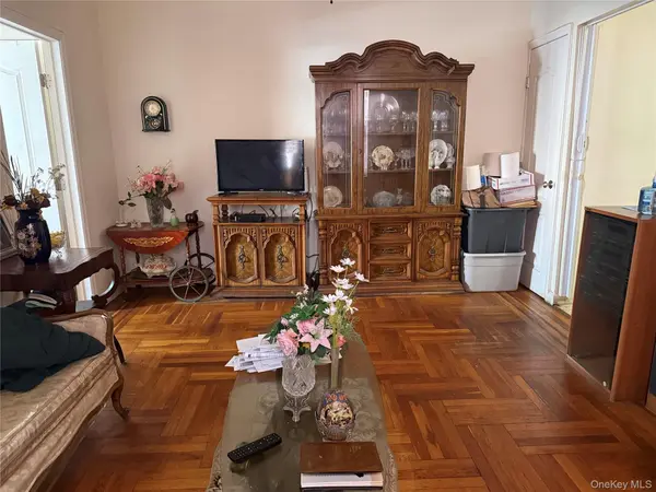 320 E 52nd ST, Brooklyn, NY 11203