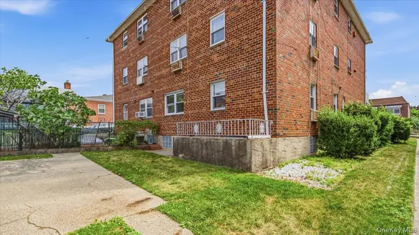 52-40 69th PL, Maspeth, NY 11378