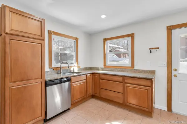 51 Greenwood AVE, Greenwood Lake, NY 10925