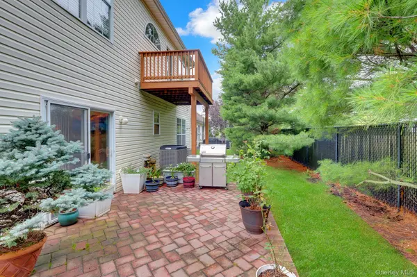 99 Constantine WAY, Mount Sinai, NY 11766
