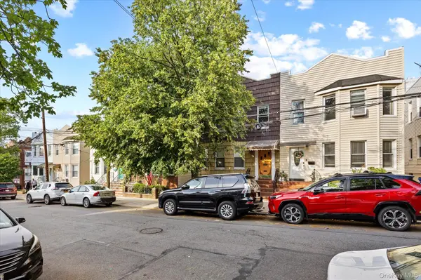 57-43 64th ST, Maspeth, NY 11378