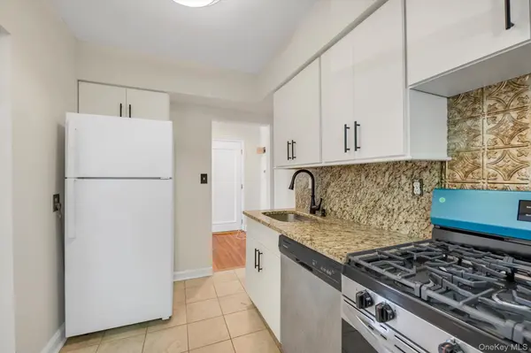 9 Edwards #1-F, Roslyn Heights, NY 11577