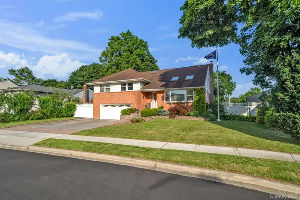 46 Audrey RD, Westbury, NY 11590