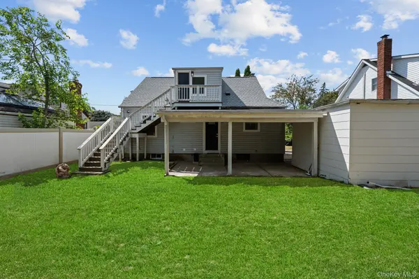 86 E 13th ST, South Huntington, NY 11746
