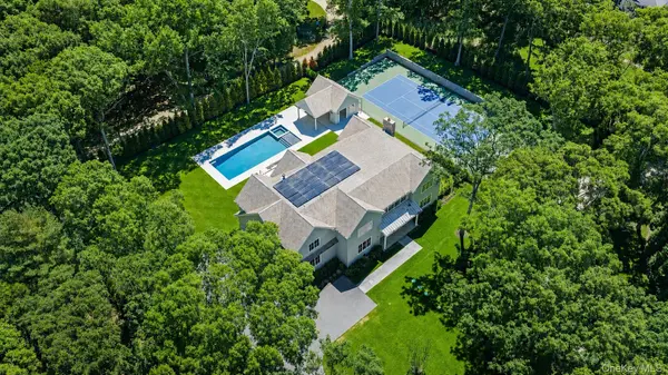 225 Norris LN, Bridgehampton, NY 11932