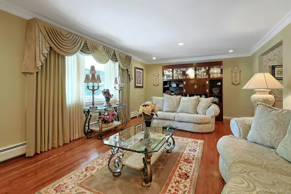 32 Sandstone TRL, New City, NY 10956