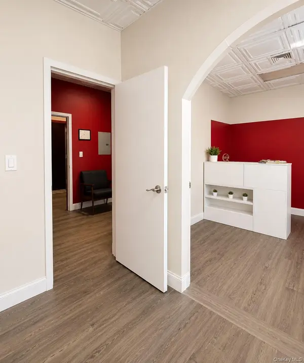 2042 Central Park Ave #Ste 4, Yonkers, NY 10710