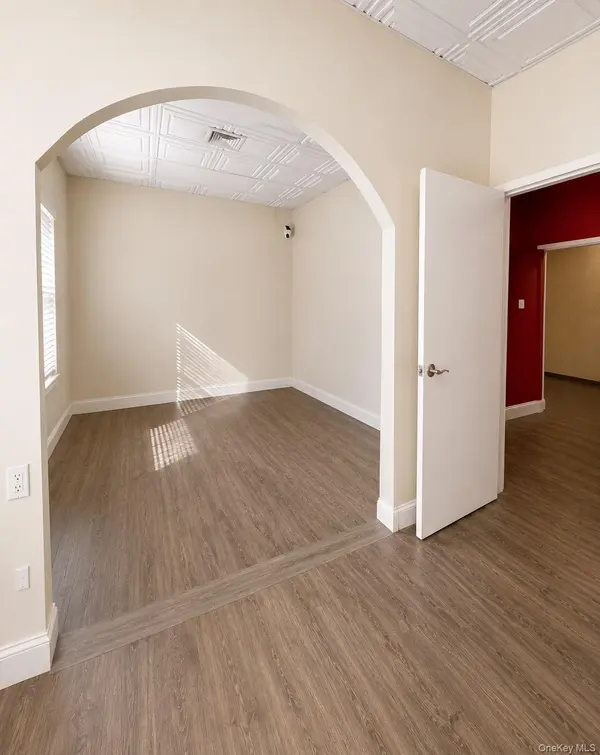2042 Central Park Ave #Ste 4, Yonkers, NY 10710