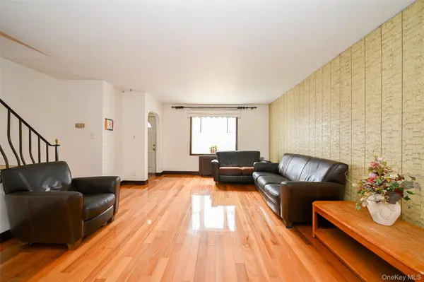 53-19 195th ST, Fresh Meadows, NY 11365
