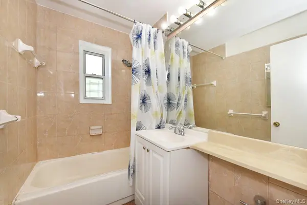 11116 66th AVE #3B, Forest Hills, NY 11375