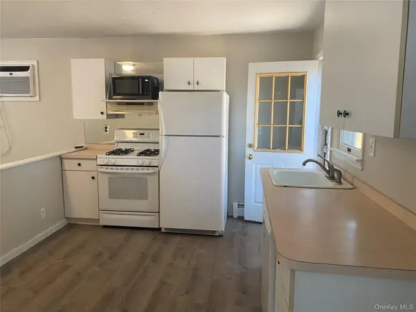 101 Rose DR, Ronkonkoma, NY 11779