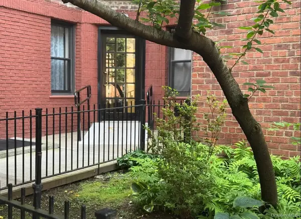 65-39 108th ST #E6, Forest Hills, NY 11375