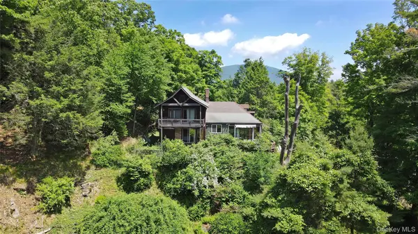 11 Nordic DR, Woodstock, NY 12498