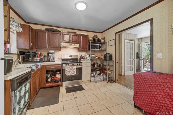 30 Fords LN, Southampton, NY 11968