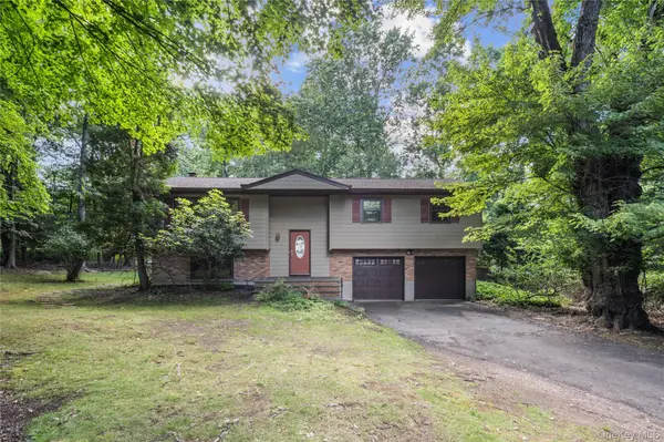 9 Adams LN, Suffern, NY 10901
