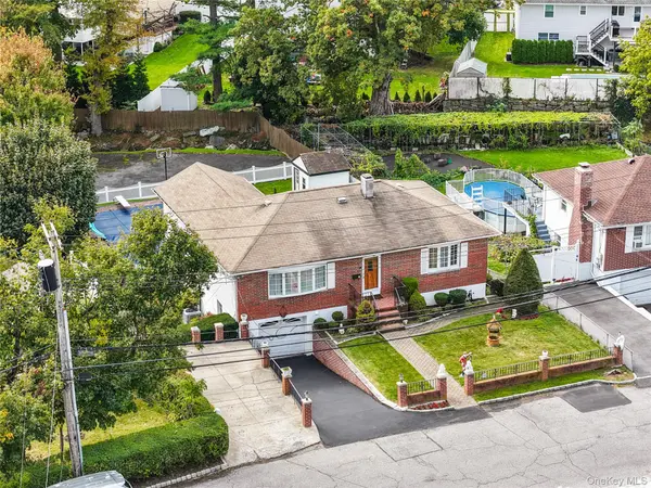 181 Roundhill DR, Yonkers, NY 10710